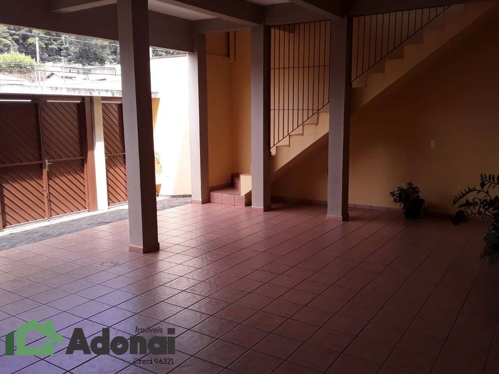 Casa à venda com 3 quartos, 233m² - Foto 3