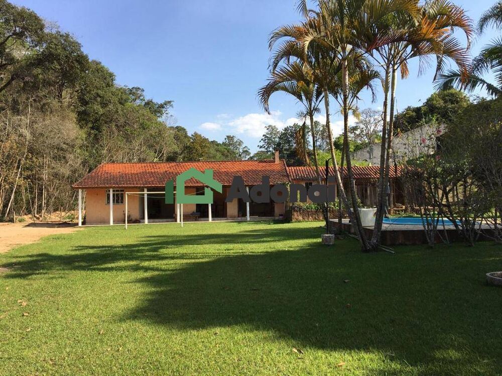 Chácara, 3 quartos, 2780 m² - Foto 1