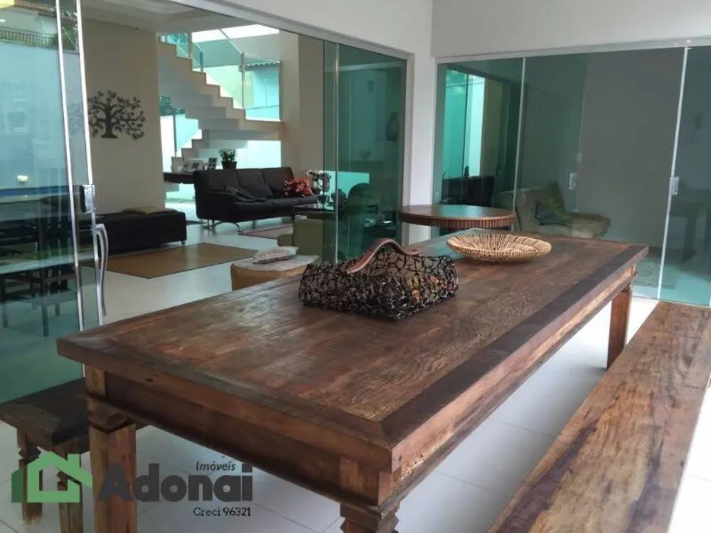 Casa, 4 quartos, 365 m² - Foto 1