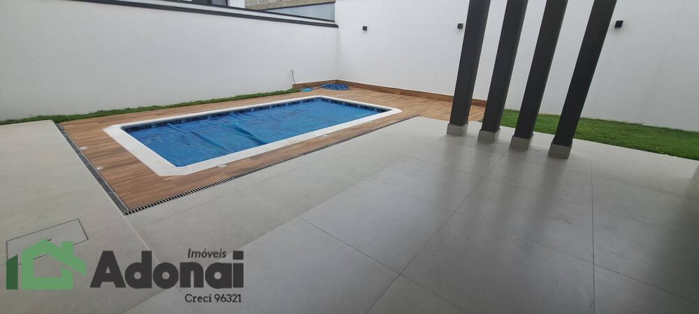 Casa à venda com 3 quartos, 230m² - Foto 2