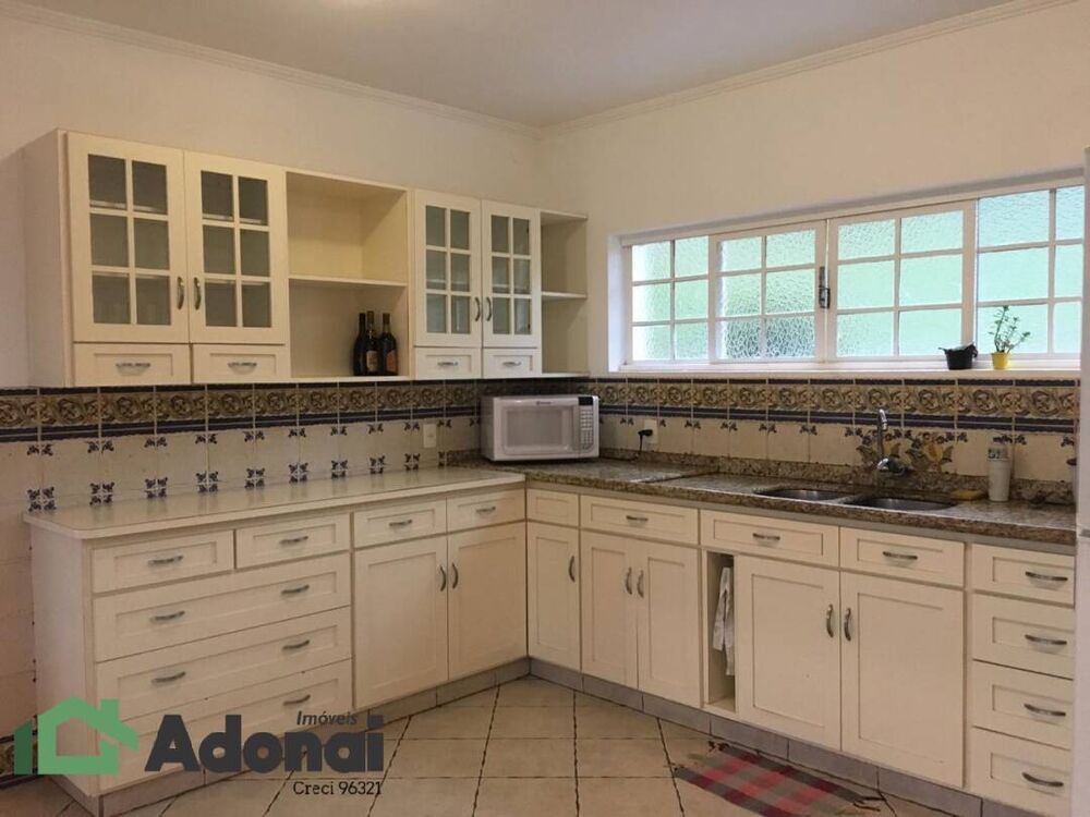 Casa para alugar com 4 quartos, 270m² - Foto 16