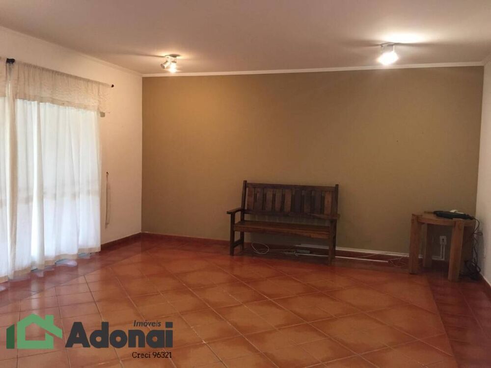 Casa para alugar com 4 quartos, 270m² - Foto 11