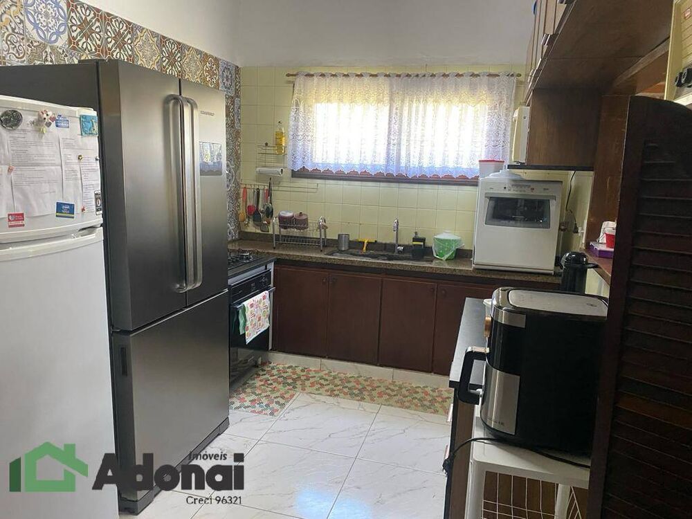 Chácara à venda com 4 quartos, 700m² - Foto 8