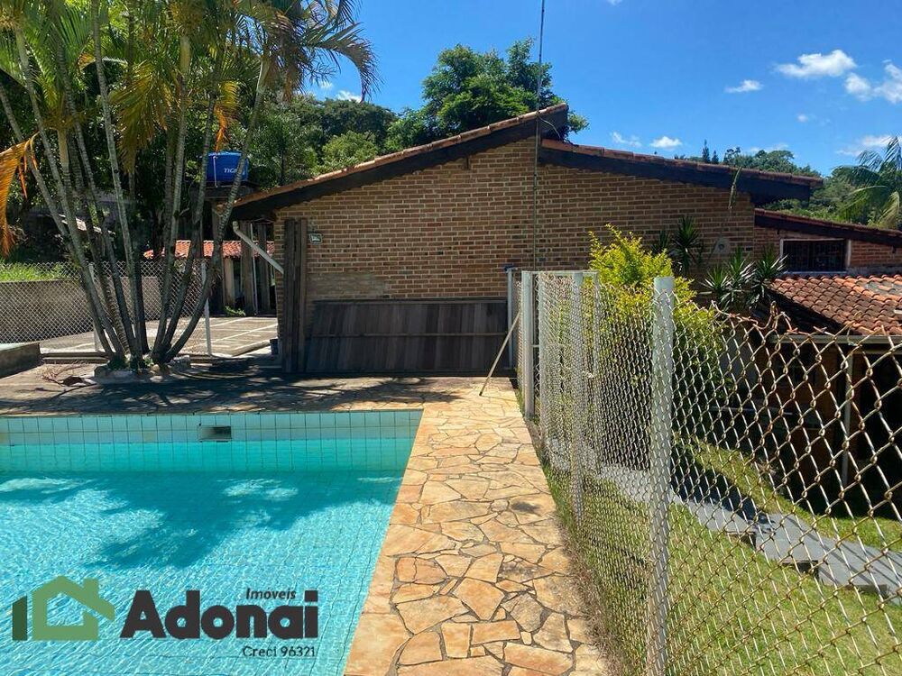 Chácara à venda com 4 quartos, 700m² - Foto 1