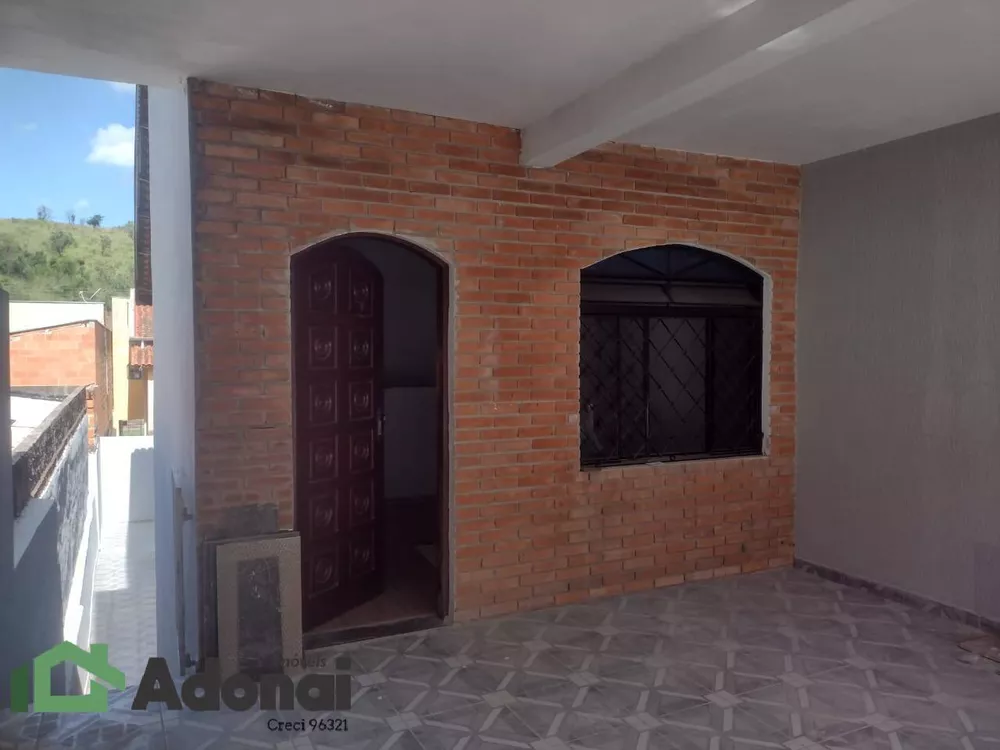 Casa à venda com 2 quartos, 125m² - Foto 2