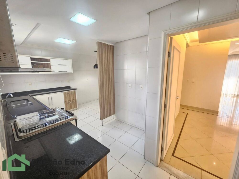 Apartamento à venda e aluguel com 3 quartos, 161m² - Foto 1
