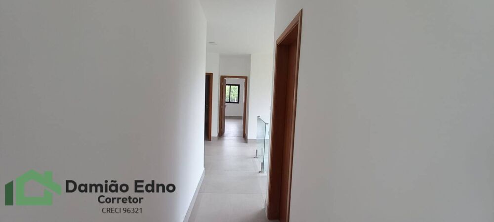Casa à venda com 3 quartos, 208m² - Foto 1