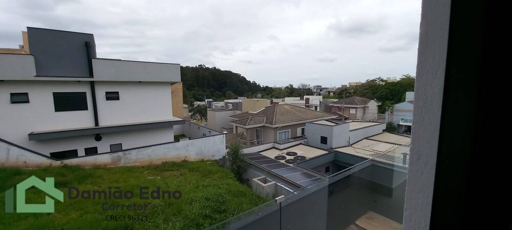 Casa à venda com 3 quartos, 208m² - Foto 6