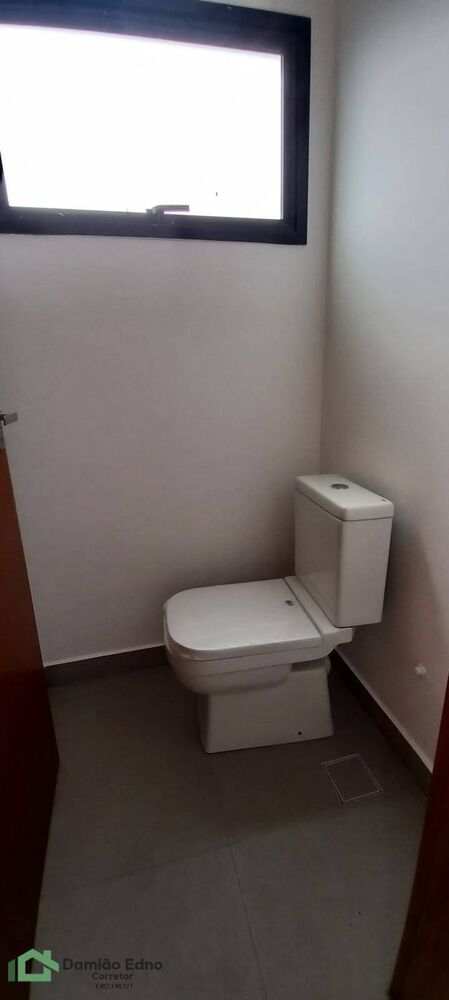 Casa à venda com 3 quartos, 208m² - Foto 3