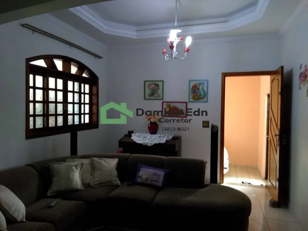 Casa, 4 quartos, 246 m² - Foto 1