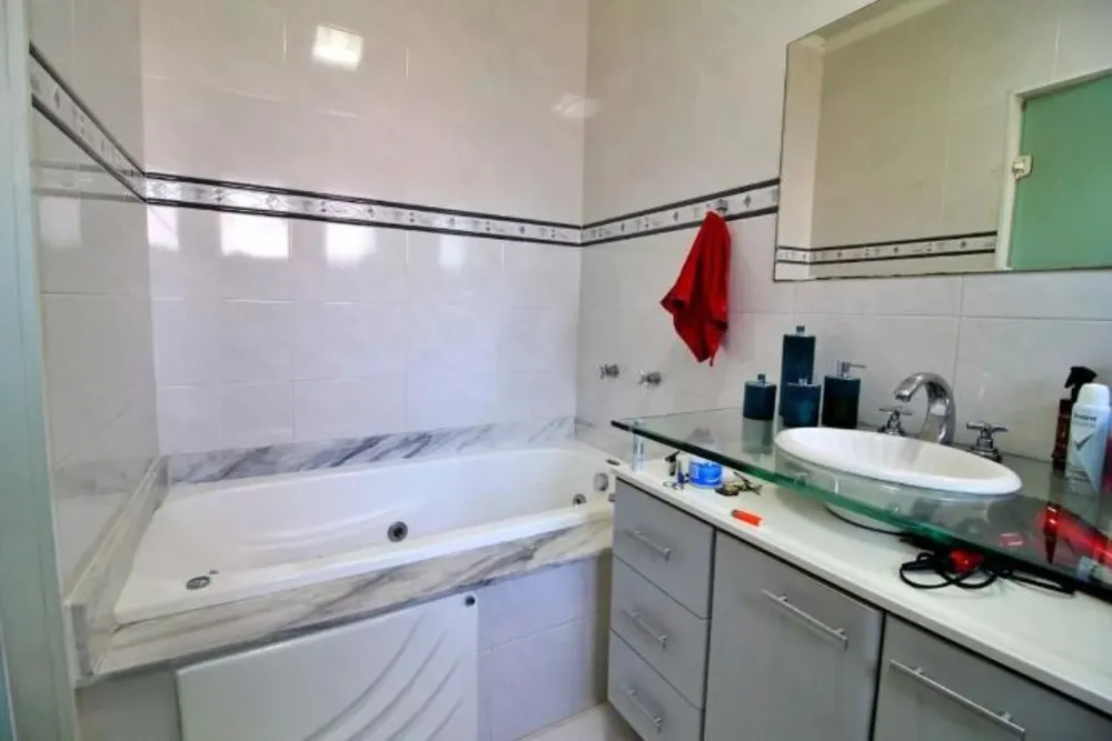 Sobrado, 3 quartos, 256 m² - Foto 2
