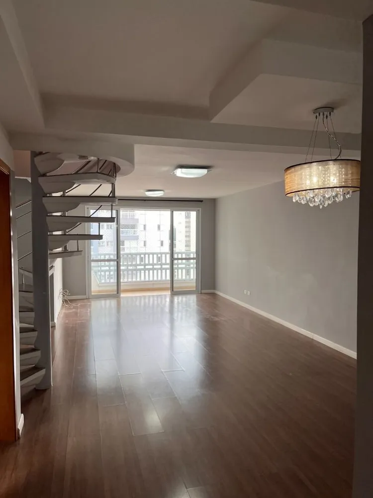 Cobertura, 3 quartos, 254 m² - Foto 2