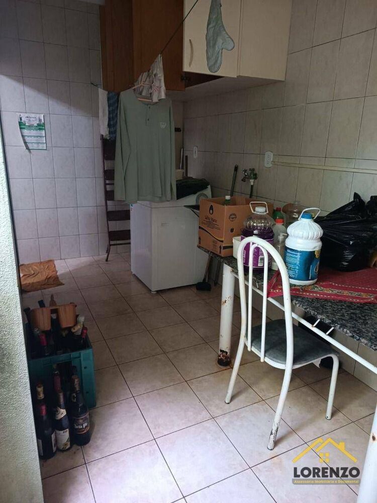 Casa à venda com 2 quartos, 157m² - Foto 2