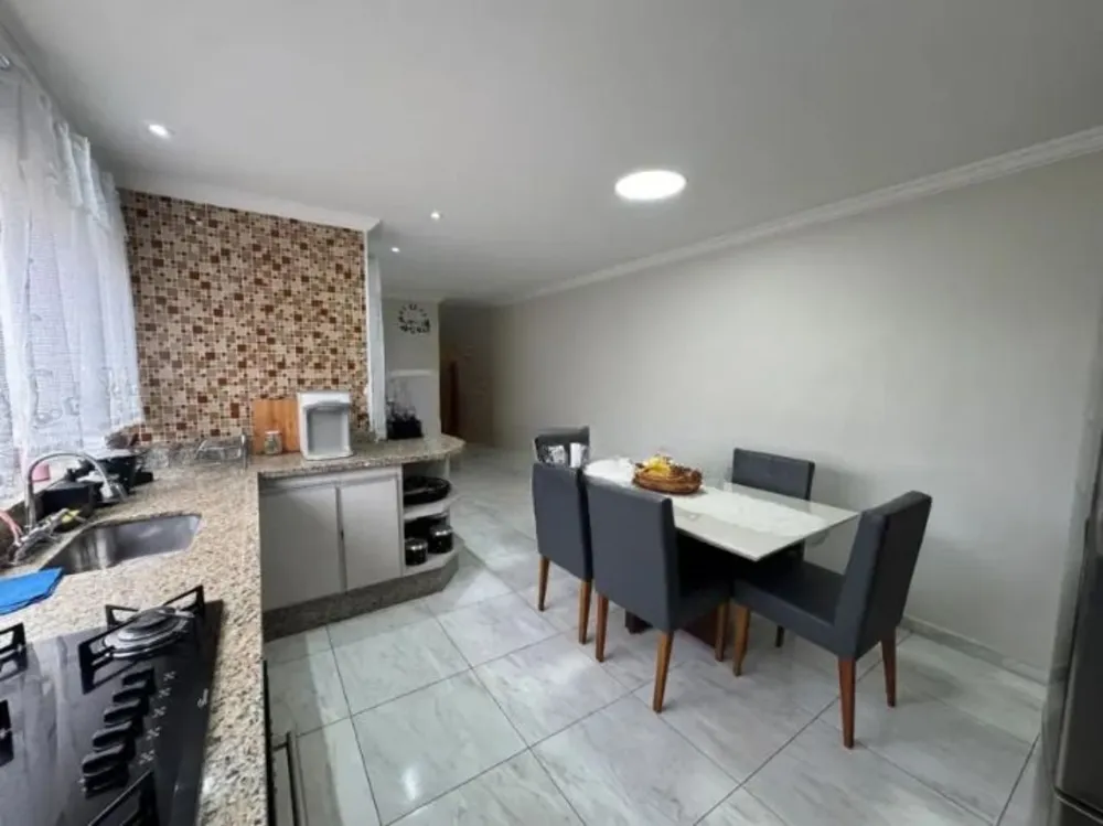 Sobrado, 3 quartos, 239 m² - Foto 4