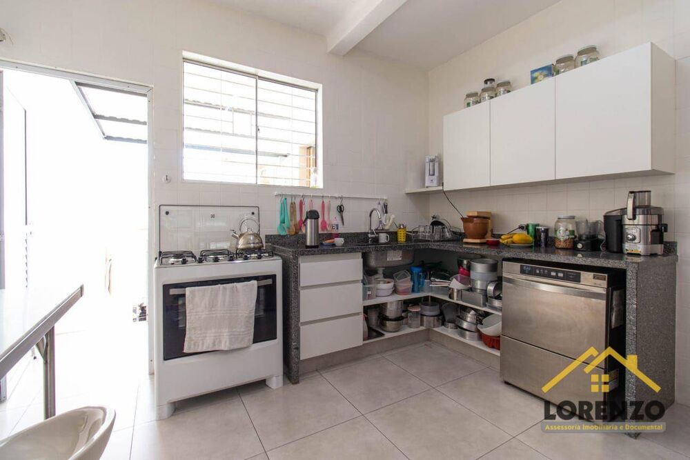 Sobrado à venda com 2 quartos, 240m² - Foto 13