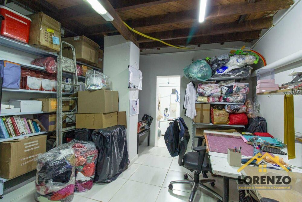 Sobrado à venda com 2 quartos, 240m² - Foto 4