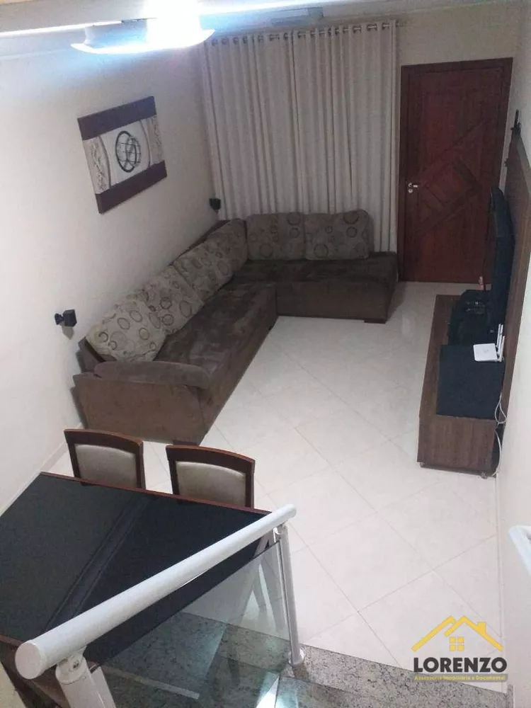 Sobrado à venda com 2 quartos, 110m² - Foto 1