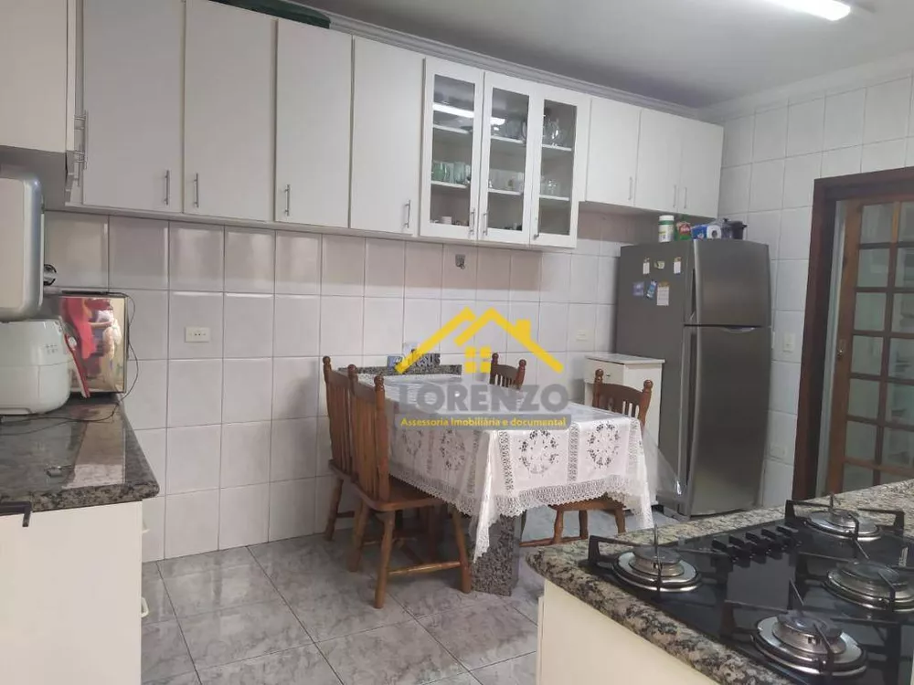 Casa à venda com 5 quartos, 258m² - Foto 3