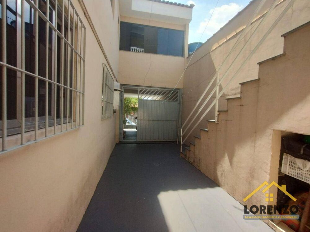Sobrado, 3 quartos, 323 m² - Foto 2