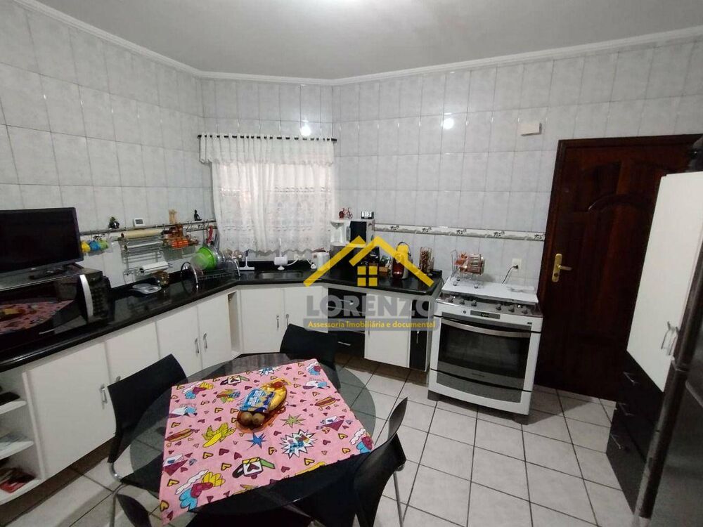 Casa, 3 quartos, 210 m² - Foto 2