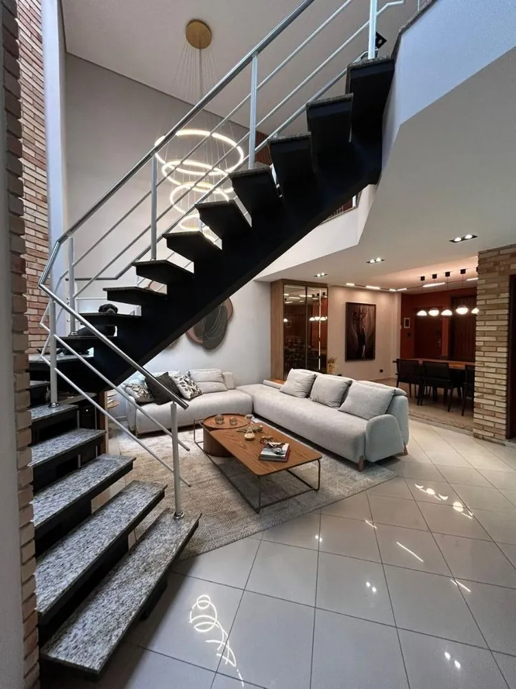 Sobrado, 3 quartos, 295 m² - Foto 1
