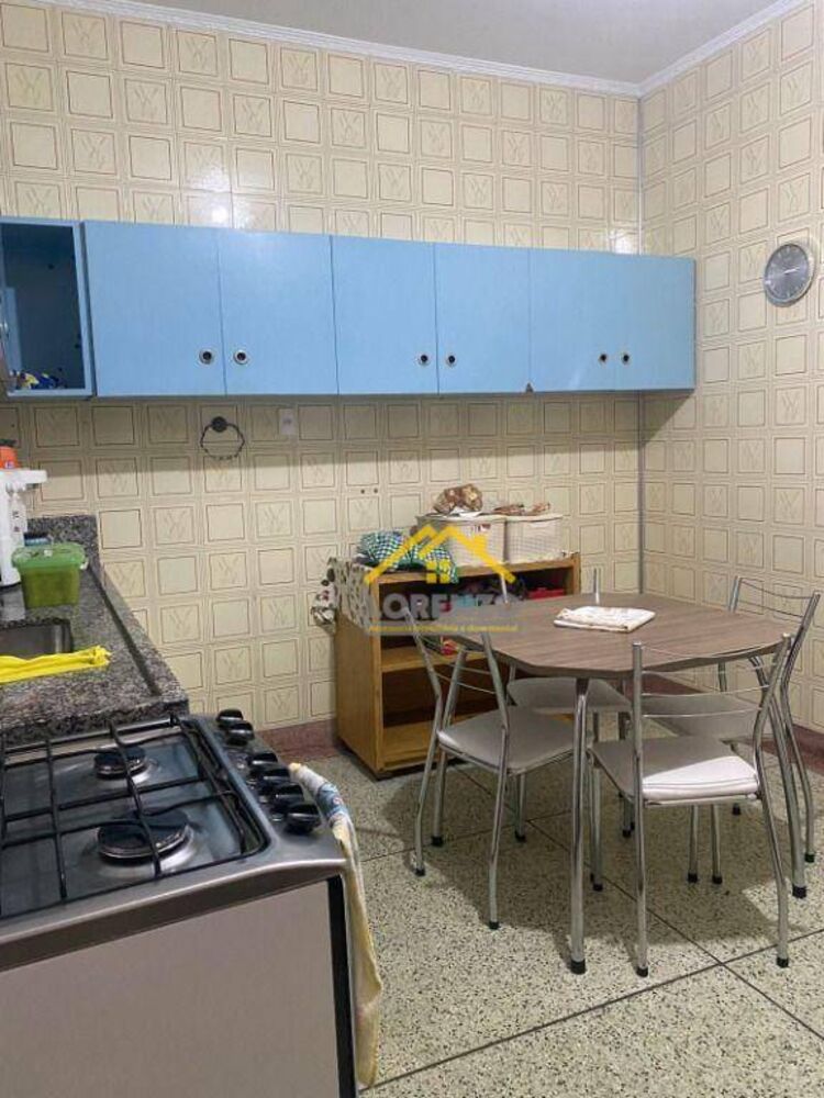 Sobrado, 3 quartos, 217 m² - Foto 1