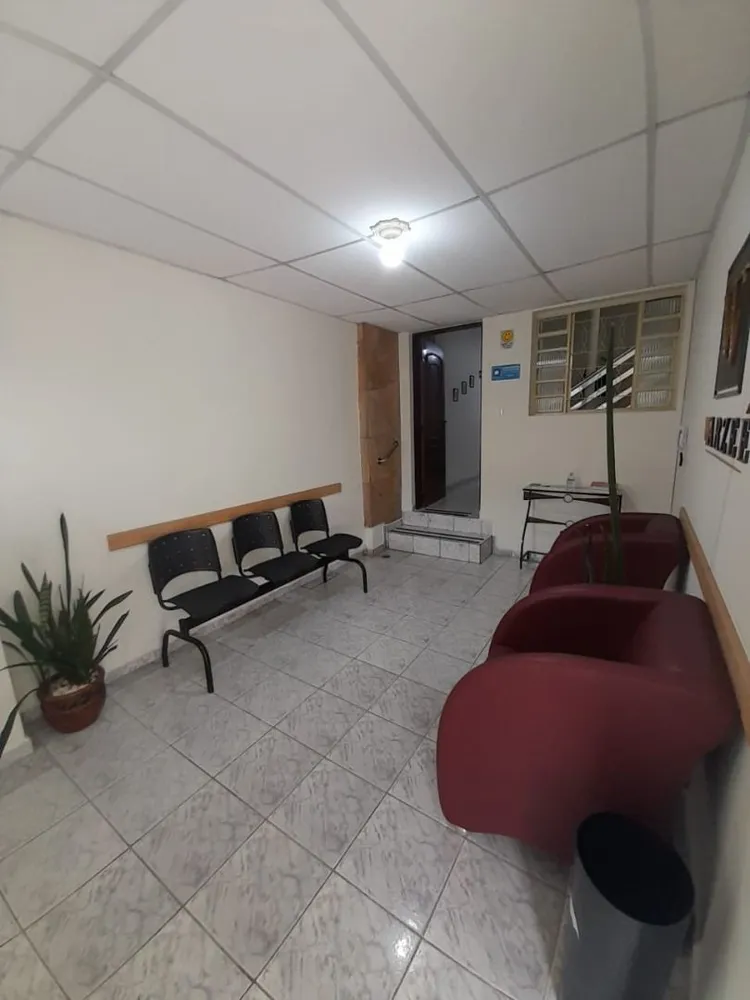Sobrado, 8 quartos, 226 m² - Foto 2