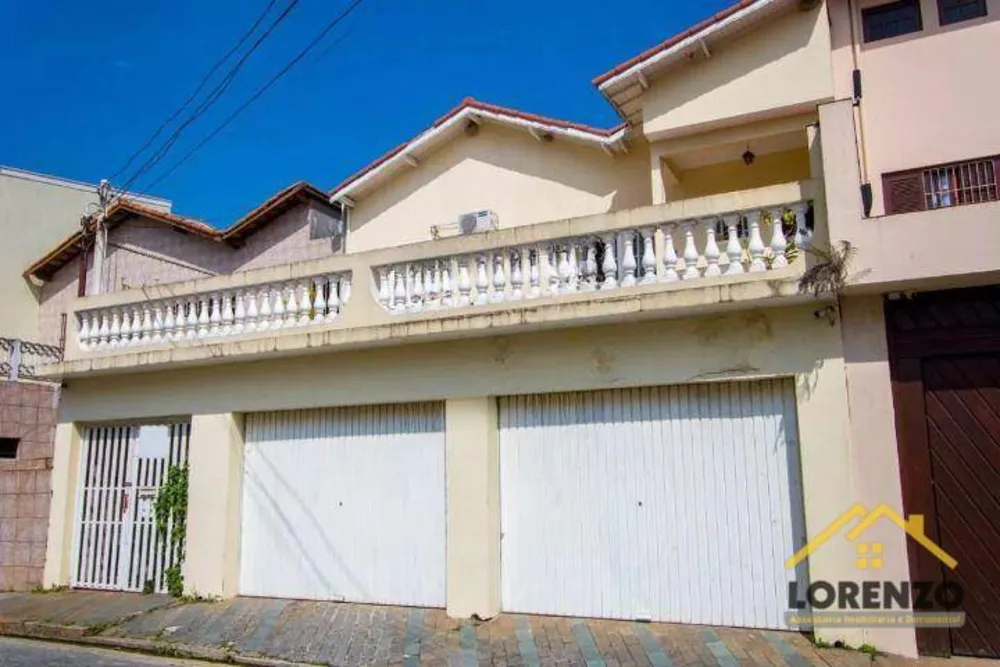 Casa, 3 quartos, 218 m² - Foto 1