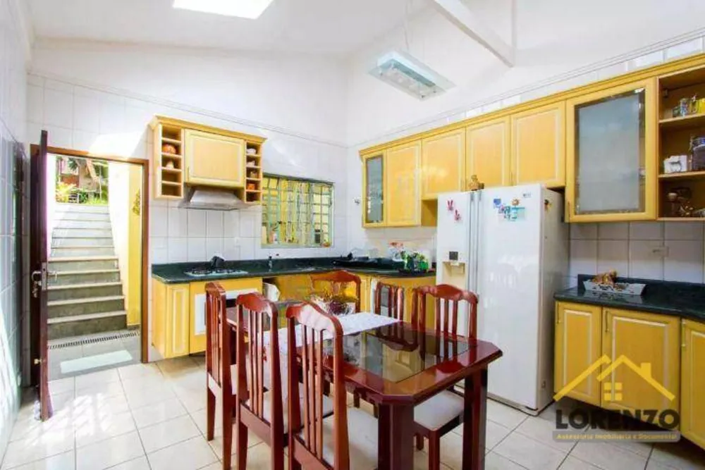 Casa, 3 quartos, 218 m² - Foto 3