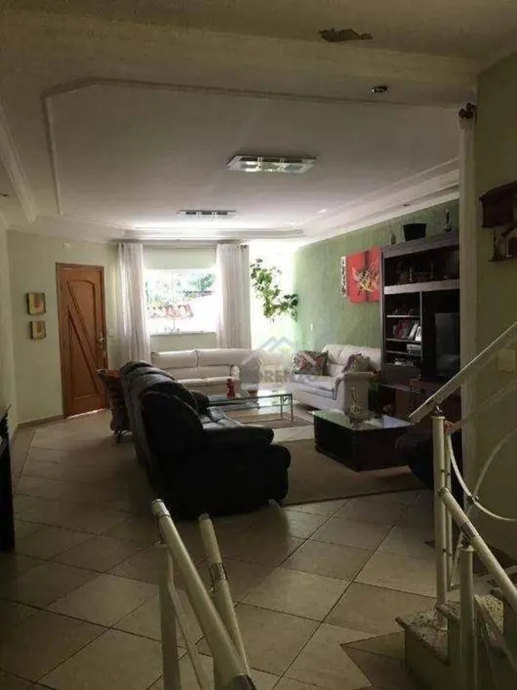 Sobrado, 3 quartos, 289 m² - Foto 2