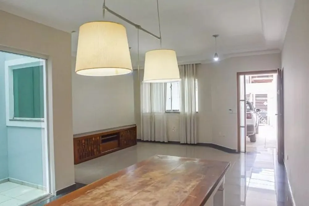 Sobrado, 3 quartos, 248 m² - Foto 1