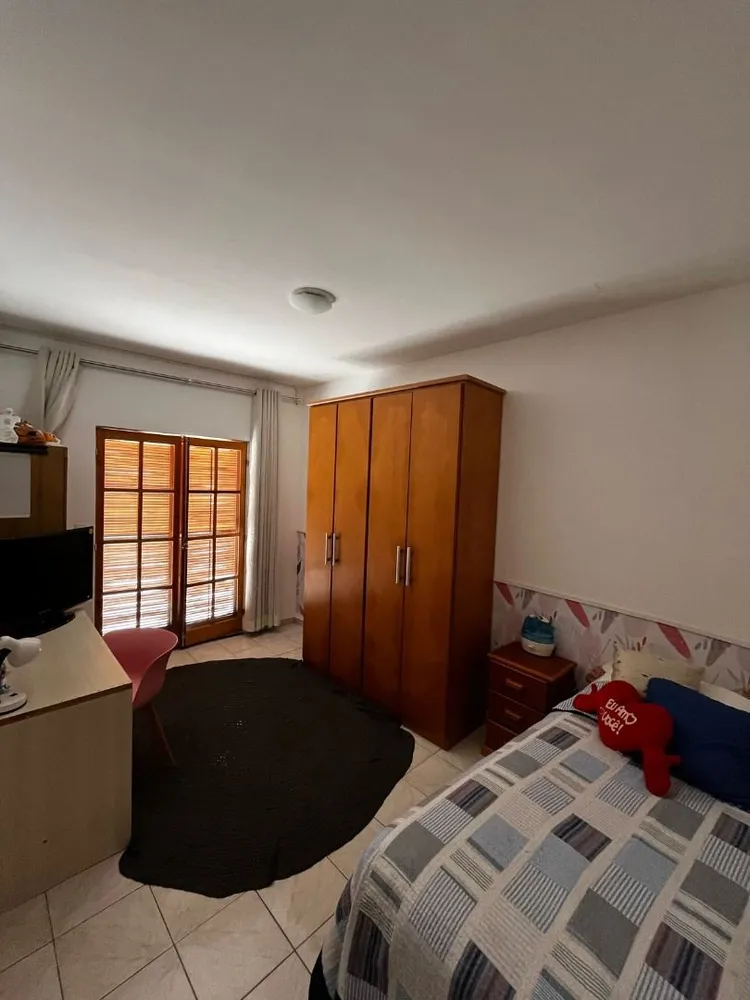 Sobrado, 3 quartos, 200 m² - Foto 1