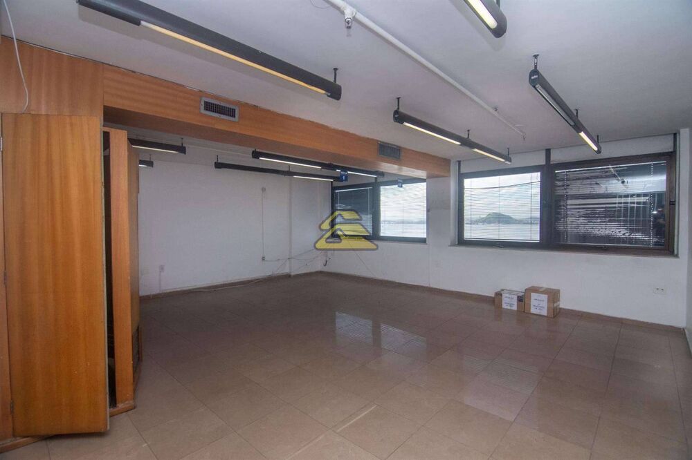 Sala-Conjunto, 1586 m² - Foto 1
