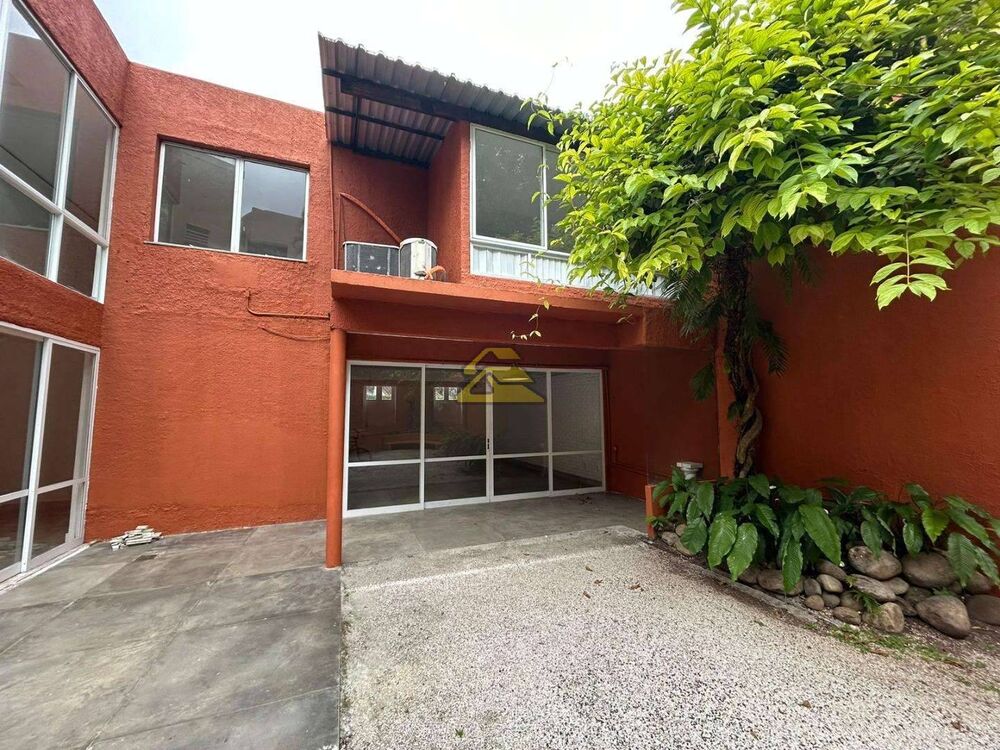 Casa, 3 quartos, 292 m² - Foto 2