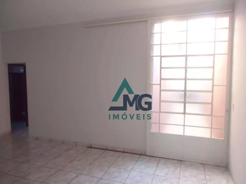 Casa à venda com 4 quartos, 249m² - Foto 4