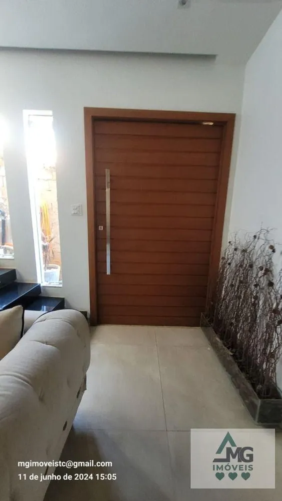 Casa, 4 quartos, 230 m² - Foto 2