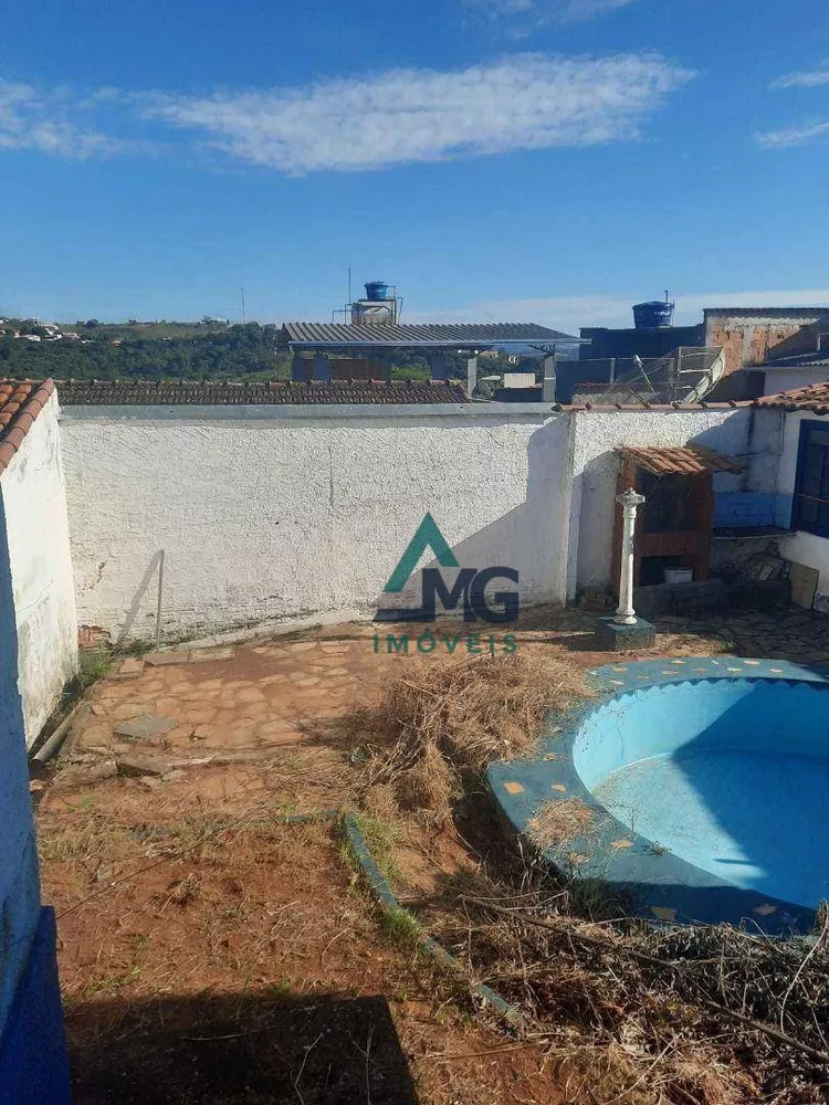 Casa à venda com 4 quartos, 300M2 - Foto 2