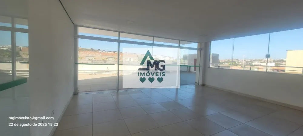 Cobertura, 3 quartos, 240 m² - Foto 2