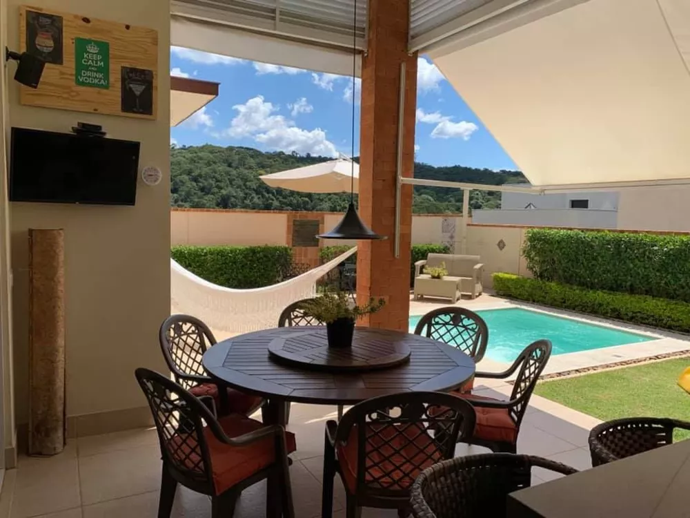 Casa de Condomínio à venda com 4 quartos, 374m² - Foto 2