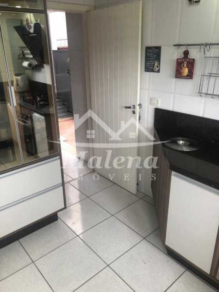 Casa de Condomínio à venda com 3 quartos, 220m² - Foto 2