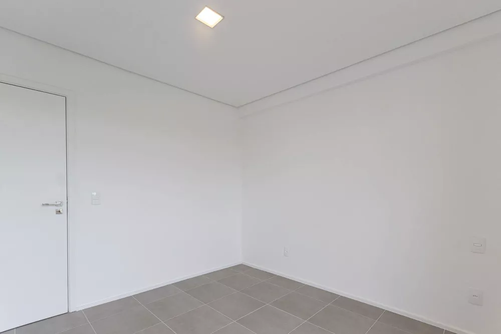 Apartamento à venda com 2 quartos, 77m² - Foto 19