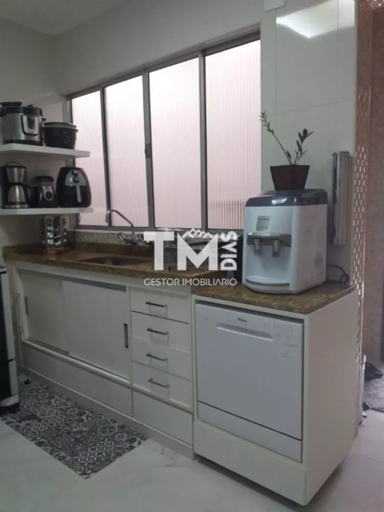 Sobrado à venda com 4 quartos, 244m² - Foto 8