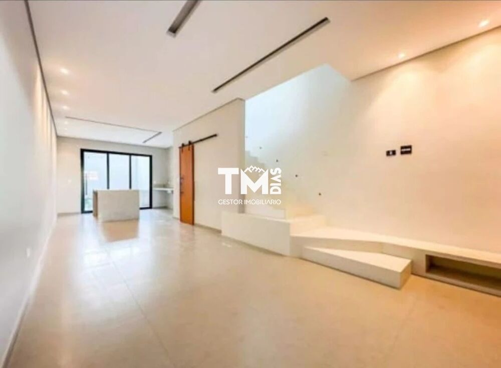 Sobrado à venda com 4 quartos, 150m² - Foto 2