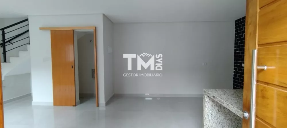 Sobrado à venda com 3 quartos, 90m² - Foto 1