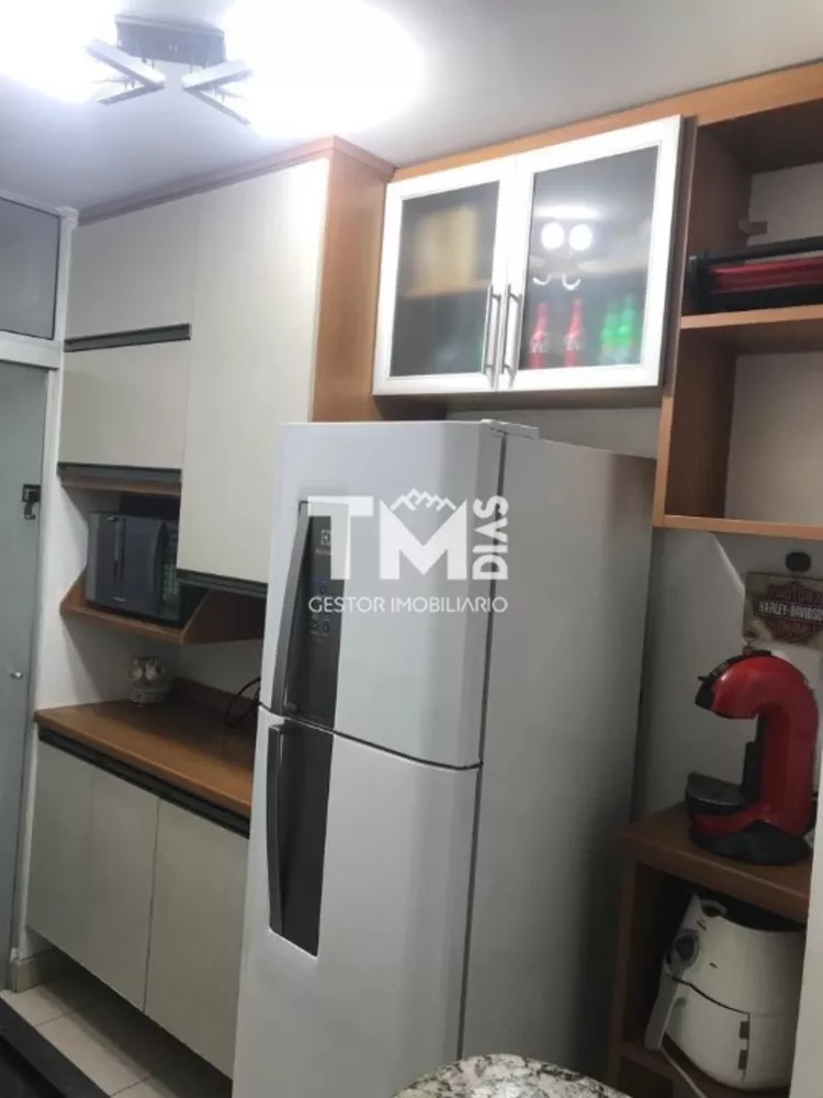 Apartamento à venda com 3 quartos, 51m² - Foto 2