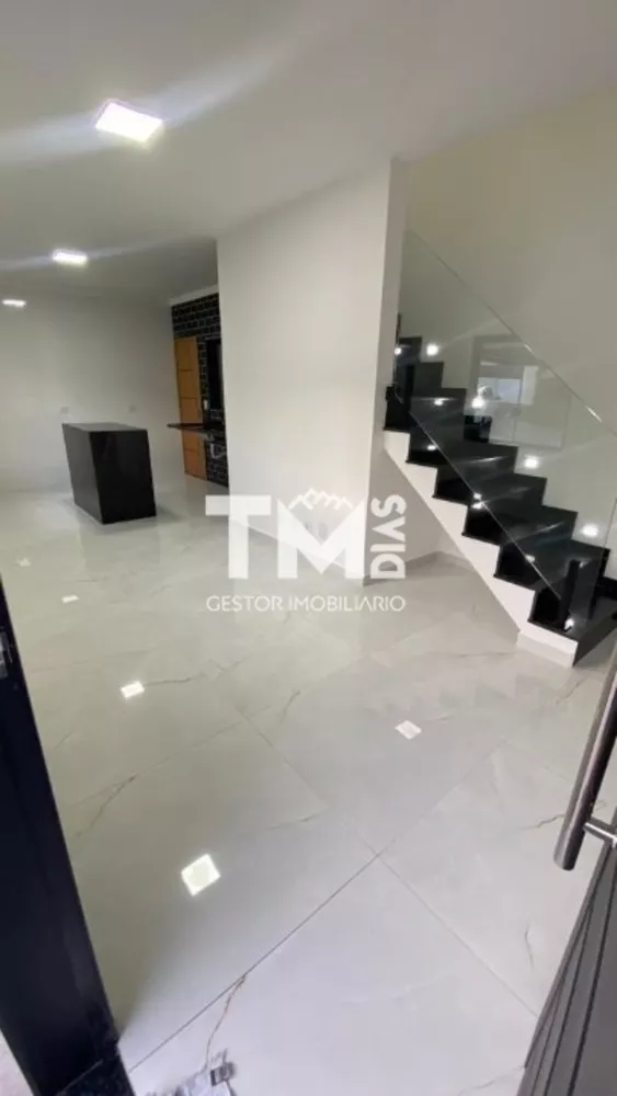 Sobrado à venda com 3 quartos, 146m² - Foto 1