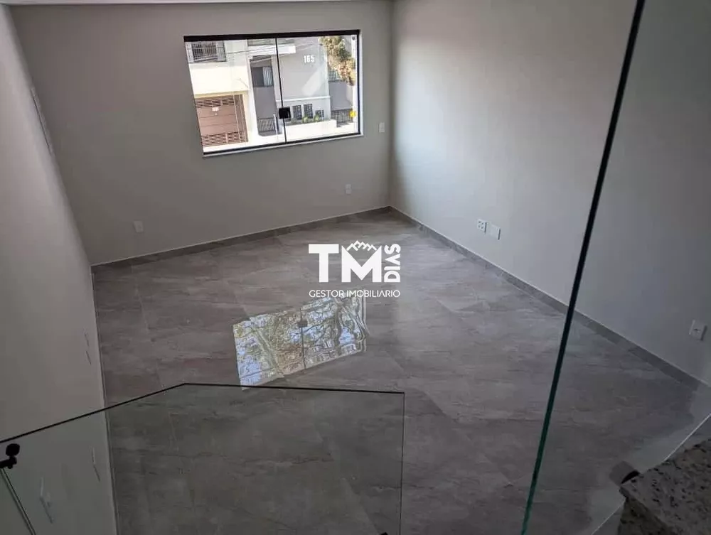 Sobrado à venda com 3 quartos, 150m² - Foto 2