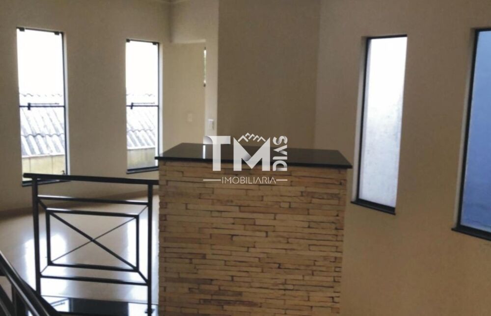 Sobrado, 3 quartos, 354 m² - Foto 1