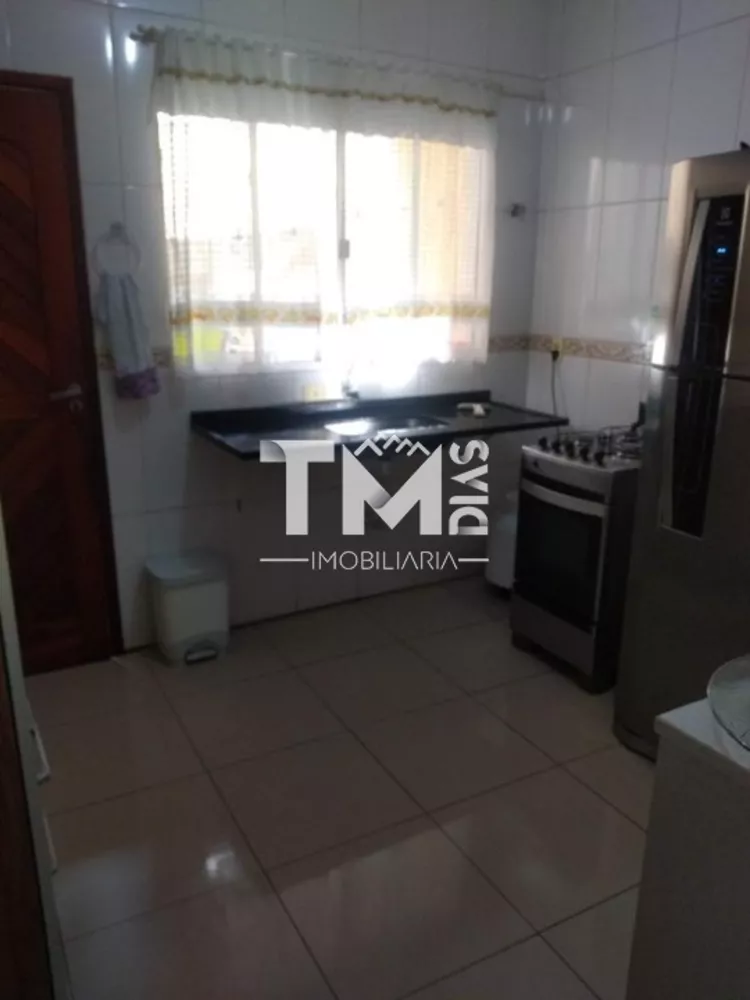 Sobrado à venda com 2 quartos, 110m² - Foto 1