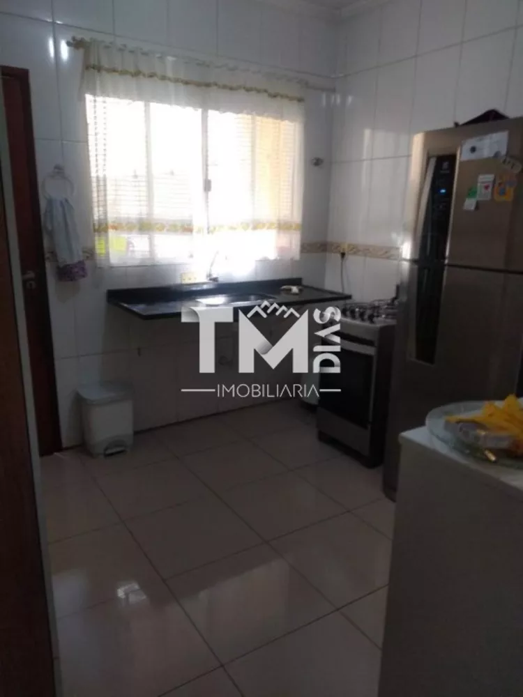 Sobrado à venda com 2 quartos, 110m² - Foto 3